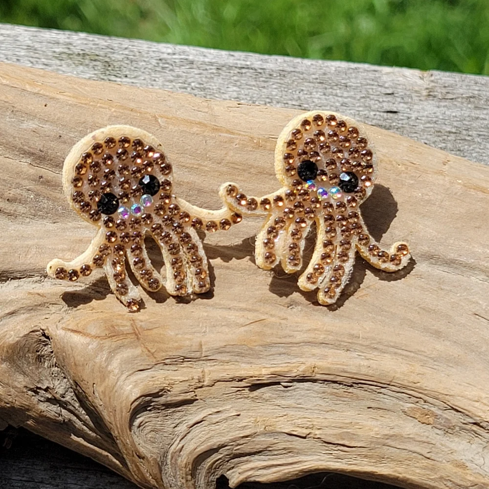 💥LAST PAIR💥Happy Octopi Rhinestone Sparkle Post Earrings - Picture 2 of 4